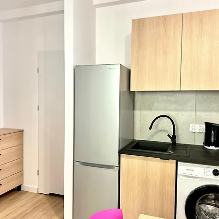 W Gdyni, Leszczynki Iv * Γκντίνια